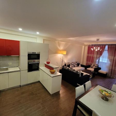 Spacious And Cozy Apartment Τίρανα Εξωτερικό φωτογραφία