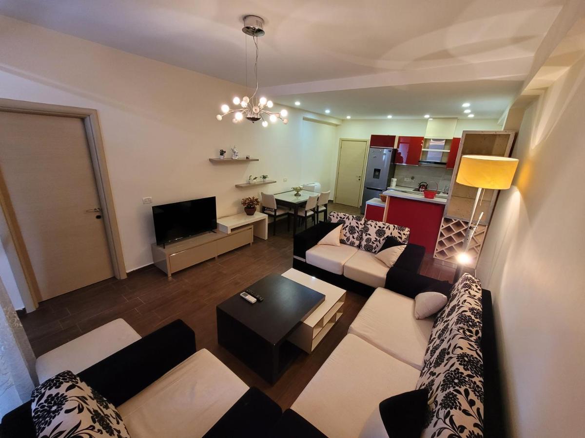 Spacious And Cozy Apartment Τίρανα Εξωτερικό φωτογραφία